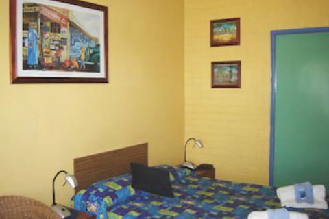 Black Swan Waterfront Motel Not Suitable For Children - Foster Accommodation 5