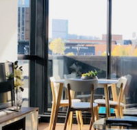 LVL 11 Cosy Apartment Near Lygon St - Foster Accommodation