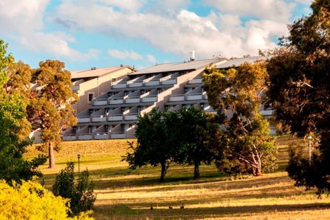 Horizons 418 - Lake Jindabyne Waterfront - Foster Accommodation 0