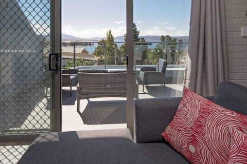 Summit 11 - Fabulous Views And Location - Foster Accommodation 0