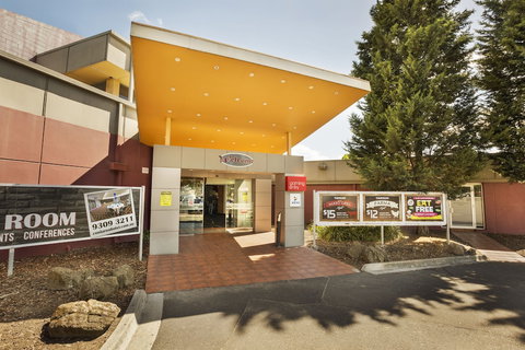 Nightcap At Coolaroo Hotel - Foster Accommodation 2