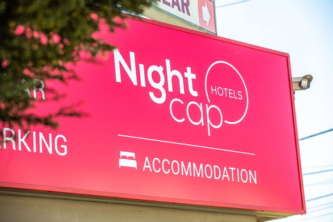 Nightcap At Coolaroo Hotel - Foster Accommodation 0