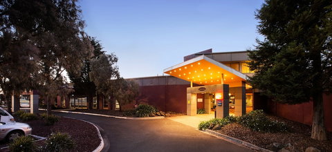 Nightcap At Coolaroo Hotel - Foster Accommodation 1