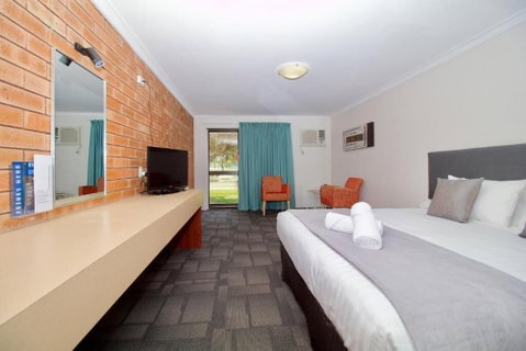 Hotel Clipper - Foster Accommodation 0