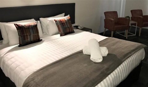 Hotel Clipper - Foster Accommodation 3