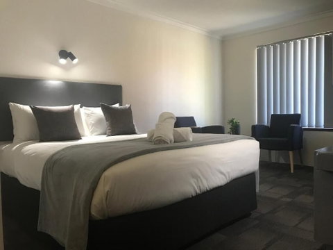 Hotel Clipper - Foster Accommodation 5