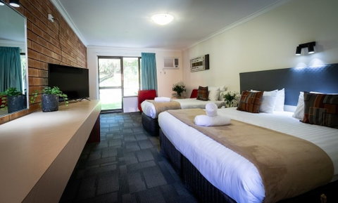 Hotel Clipper - Foster Accommodation 1