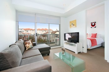 St Kilda Location And Style - Foster Accommodation 0