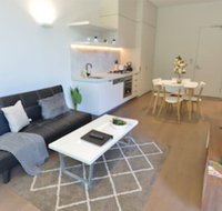 Spacious Cosy Bedroom Suite  Large Balcony - Foster Accommodation