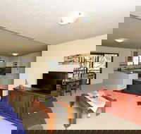 Shoreline Unit 2 / 1 Intrepid Close - Foster Accommodation