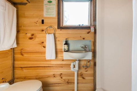 Live Big In The Gurdies Tiny House With A View - Foster Accommodation 3