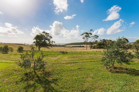 Live Big In The Gurdies Tiny House With A View - Foster Accommodation 6
