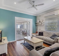 Tomaree Road 14 Oscars Pet Friendly Beach House - Foster Accommodation