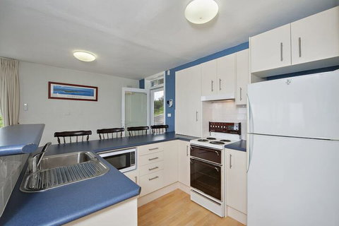 Ocean Retreat 28 Pacific Street - Foster Accommodation 3