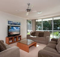 Bagnalls Beach Apartment Unit 3 / 153 Government Road - Foster Accommodation