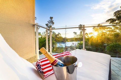 Bayhill Manor In Sanctuary Cove - Foster Accommodation 6