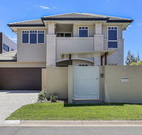 Links on Main River - Foster Accommodation