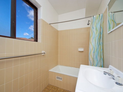 Promenade Unit 10 / 8 Intrepid Close - Foster Accommodation 3