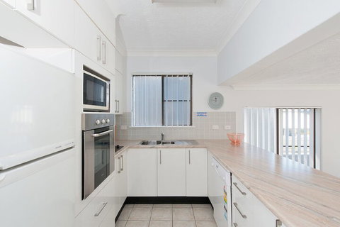 Tradewinds, Unit 4/110 Victoria Parade - Foster Accommodation 2