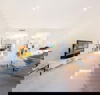 Midori Villa 1 - Foster Accommodation