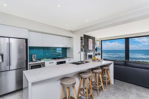 Aqua Mist Seascape - Foster Accommodation 6
