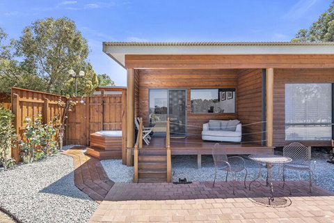 The Swan Valley Retreat - Foster Accommodation 7