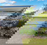 Salt Beach Holiday Home