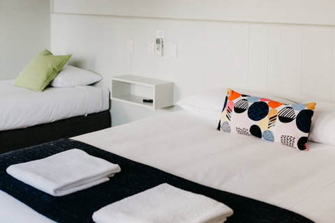 Finley Country Club Hotel Motel - Foster Accommodation 3