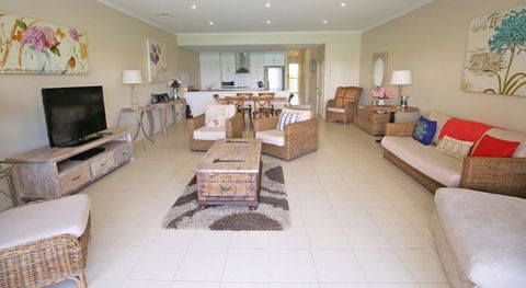 Wallaroo Marina Apartments - Foster Accommodation 1