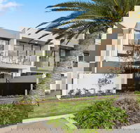 The Peninsula at Hope Island - Foster Accommodation