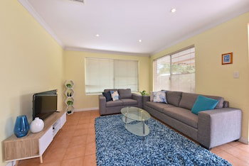 Redcliff Home Close To City & Airport - Foster Accommodation 2