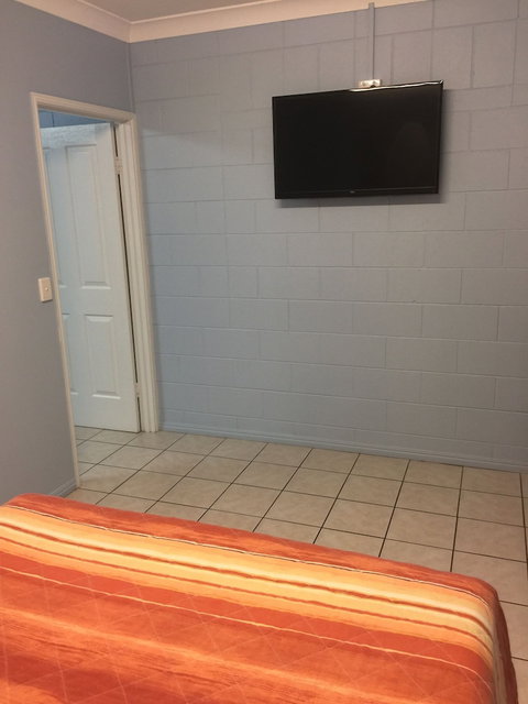 Westside Tavern And Motel - Foster Accommodation 1