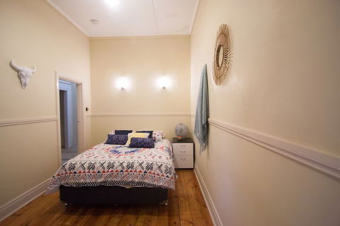 Charleston House - Mathoura - Foster Accommodation 4