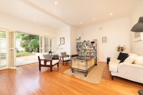 Wonderful Family Home H406 - Foster Accommodation 0