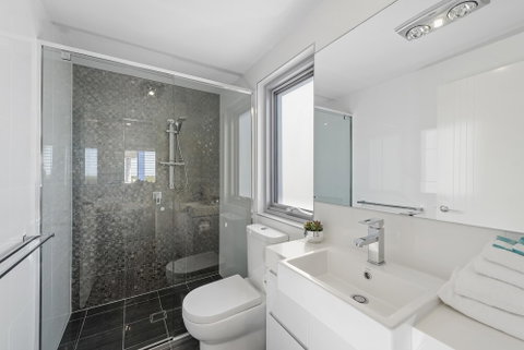 Iroise Beachside Apartment - Foster Accommodation 2