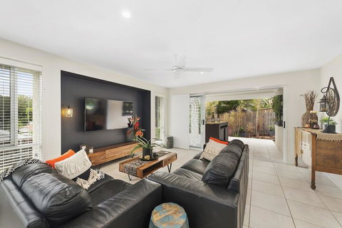 Estuary Escape - Foster Accommodation 1