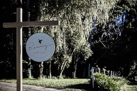 Bennys Cottage - Foster Accommodation 1