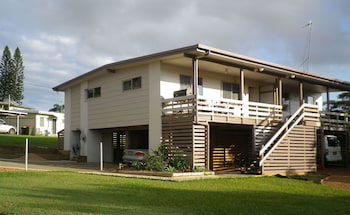 Aztra Apartments - Foster Accommodation 0
