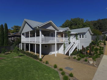 Autumn Home - Our Place At Bright - Foster Accommodation 4