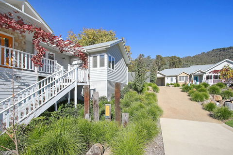 Autumn Home - Our Place At Bright - Foster Accommodation 1