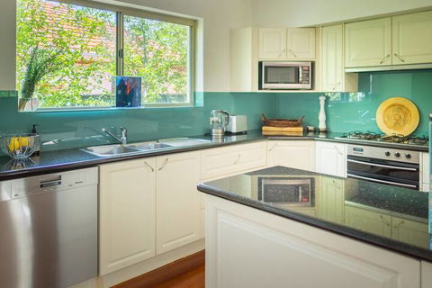 The Kinninmont House - Foster Accommodation 3