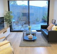 Pride Benleigh Apartment with Garden - Foster Accommodation