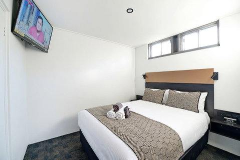 CBD Motor Inn - Foster Accommodation 6