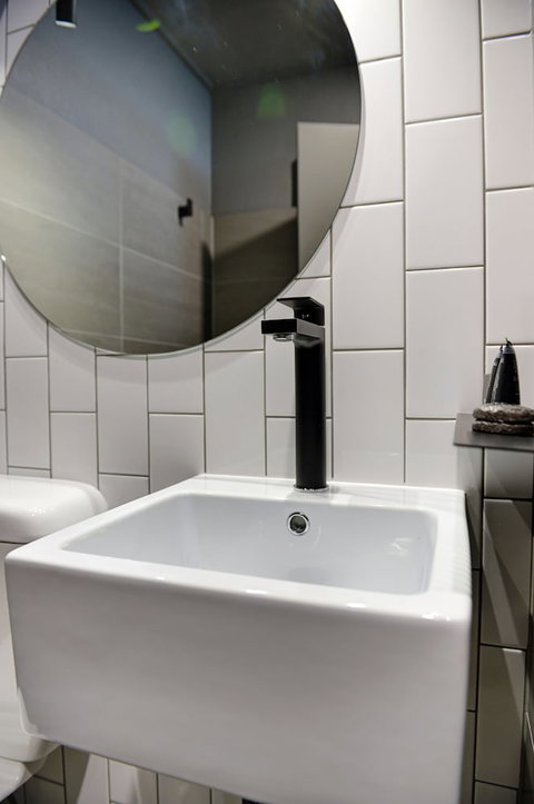 CBD Motor Inn - Foster Accommodation 5