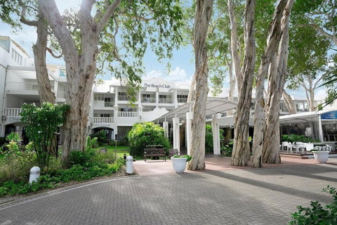 Peppers Beach Club Penthouse - Foster Accommodation 1