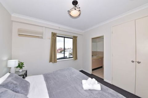 East Perth 2 X 1 Trendy Apartment - Foster Accommodation 5