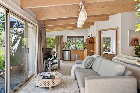 Adelaide Hills Retreats - Foster Accommodation 7