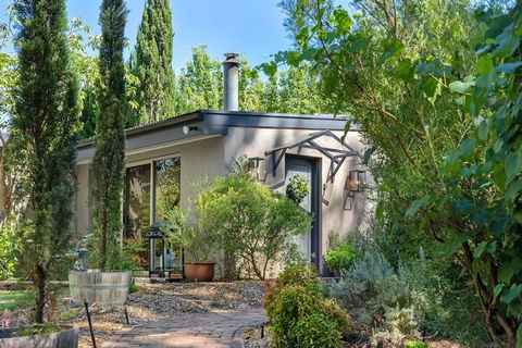 Adelaide Hills Retreats - Foster Accommodation 1