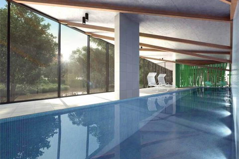 Sleek Arthouse Apartment With Pool Close To City - Foster Accommodation 3