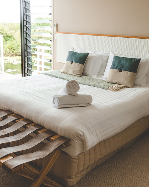 Caves Coastal Bar & Bungalows - Foster Accommodation 5